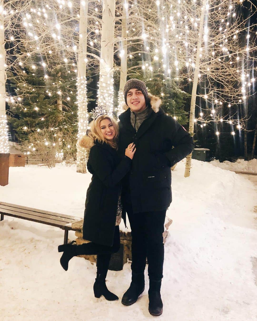 トーライ・ケリーのインスタグラム：「happy new year/decade✨🥂」
