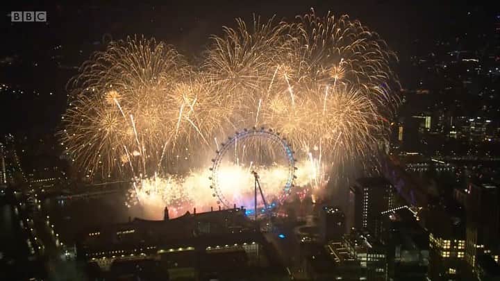 ジョン・ニューマンのインスタグラム：「Happy New Year!!! What better way to see in 2020 than to have Feel The Love played at the closing of the London fireworks!!! @rudimentaluk 🎥 @BBC」
