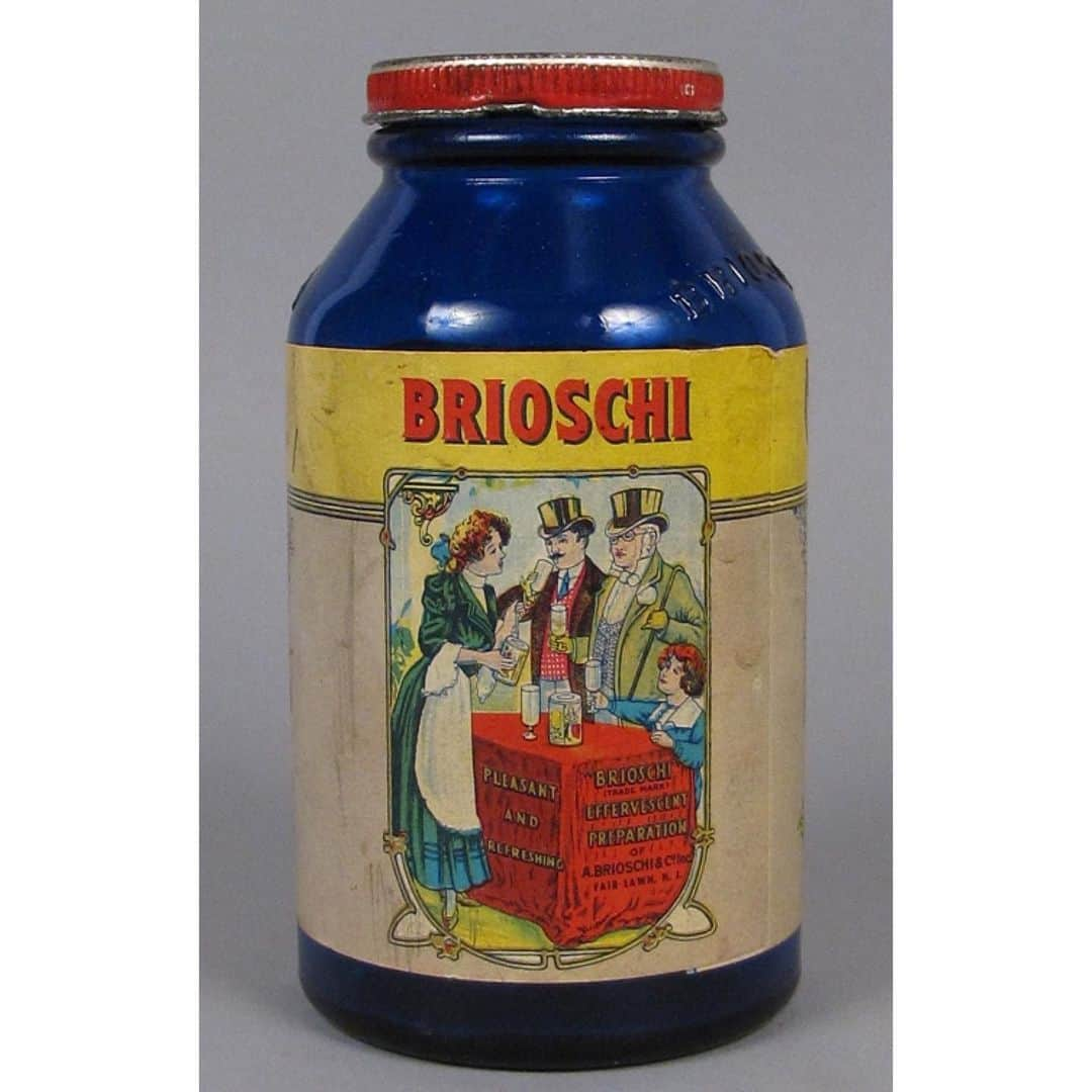 スミソニアン博物館さんのインスタグラム写真 - (スミソニアン博物館Instagram)「Happy New Year! (Sorry, too loud?) This early-20th-century remedy for "over-indulgence" comes from our @amhistorymuseum. We can't recommend it but it claims to be a "pleasant, quick acting, effective antacid relieving upset stomach, hyperacidity, fullness, sour stomach, heart ache and forms of distress due to over-indulgence in food or drink."」1月2日 3時06分 - smithsonian