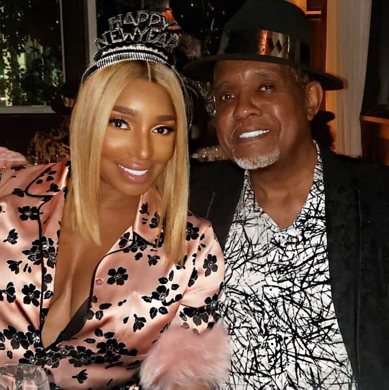 ネネ・リークスのインスタグラム：「HAPPY NEW YEAR #theleakes #familyforlife #2020goals」