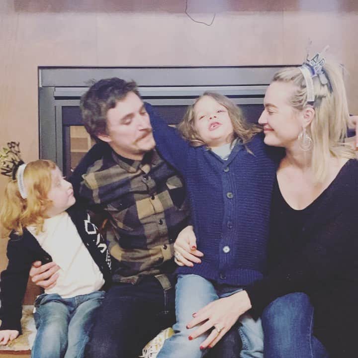カイル・ガルナーのインスタグラム：「The last ten years have been crazy. I went from a drunk maniac who was on his way to probably being dead before 30 to a sober husband and a father of two incredible boys. I had high highs and low lows but that’s the journey and what is the journey without the struggle? I look back on the last ten years and the person that I used to be... don’t get me wrong a lot of it was really fun and wild and special and full of love and madness but I’m ok with leaving most of that behind.... not all of it 😈 but most. A new chapter is unfolding, that boy is gone and I’m excited to see what kind of growth the next ten years bring professionally and personally. To my beautiful wife, amazing friends And family that hold me up and who I love very much, thank you, because of you I am ready to attack this decade harder than the last. Happy new year everyone. #happynewyear #happynewyear2020 #2020 #newyear #decade」