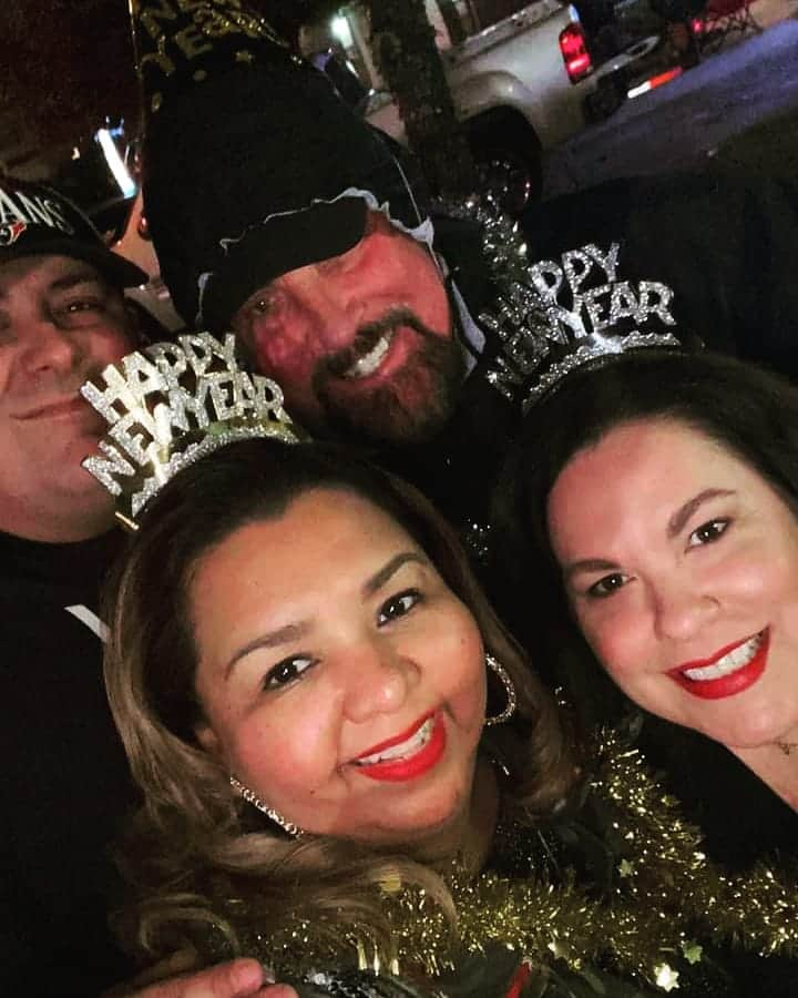 スコット・ノートンさんのインスタグラム写真 - (スコット・ノートンInstagram)「HAPPY NEW YEAR 2020 #friends4life #newyear #texas #scottflashnorton #nwo #strongstyle #primetimeappearances」1月2日 5時26分 - scottflashnorton