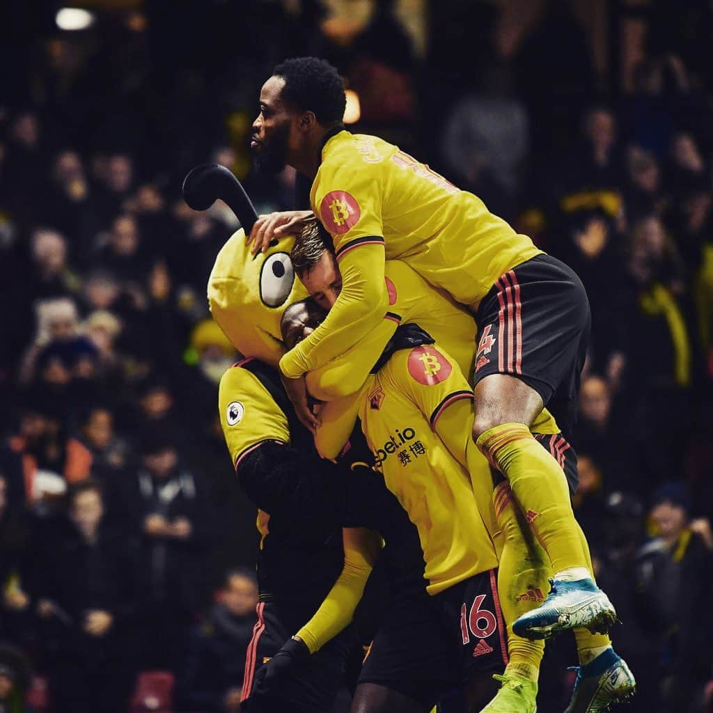 ナサニエル・チャロバーのインスタグラム：「Nice start to the new year. Great fight again from the team. Laaarvly 🙌🏾🙌🏾#NC14」