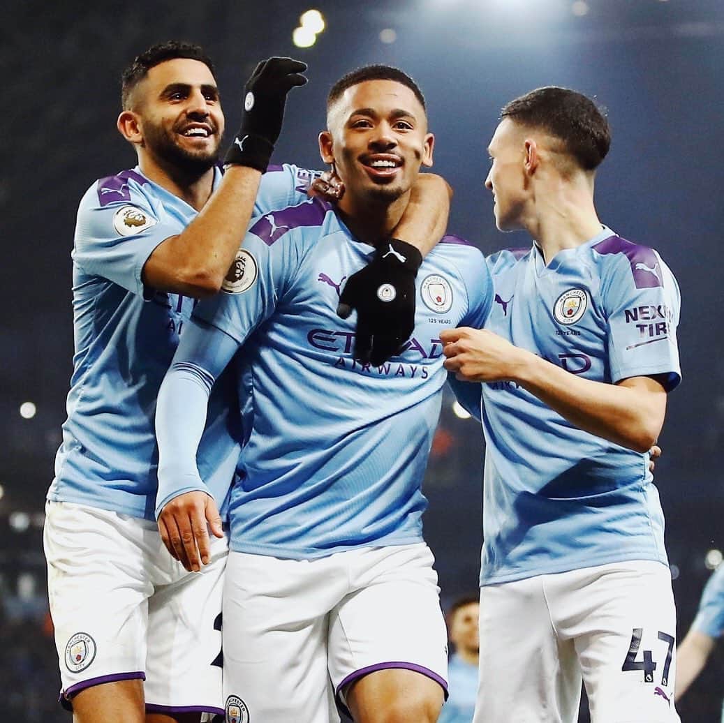リヤド・マフレズのインスタグラム：「Starting 2020 like we ended 2019 😁 @dejesusoficial @philfoden」