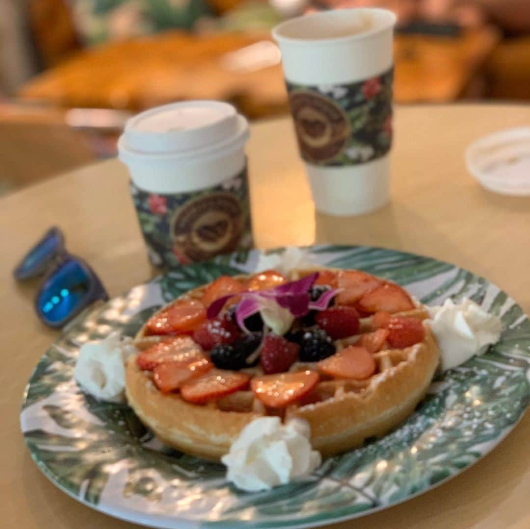 堤俊輔さんのインスタグラム写真 - (堤俊輔Instagram)「ここのcoffee好きなんだよな〜😍 Hawaiian Aroma Caffe☕️🌴 またジョナサンに会いたいなー❗️ #ツツスタグラム #ツツスタグルメ #ハワイアンアロマカフェ  #coffee #ジョナサンに会いたい」1月2日 6時37分 - shunsuketsutsumi.19