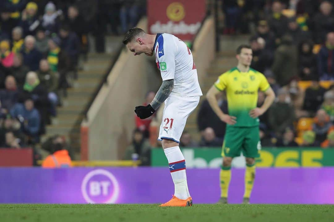 コナー・ウィッカムのインスタグラム：「Good start to the new year. A good performance, a nice warm welcome and a long awaited premier league goal. Congrats @brandonpierrick on your debut 👍🏼 Safe journey back to all the travelling fans.」