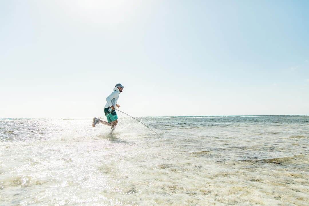 Costa Sunglassesのインスタグラム：「Running into the new year. What's on your bucket list for 2020? 📷: @belizefly #SeeWhatsOutThere #BornOnTheWater」