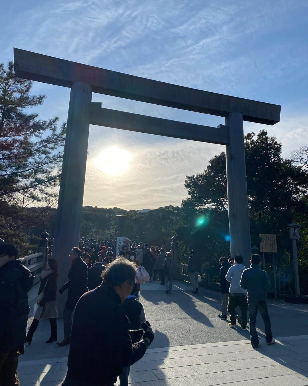 市野莉佳さんのインスタグラム写真 - (市野莉佳Instagram)「. 伊勢神宮へ初詣⛩ はじめての大吉！！！！！ やったぜ！！！！！！！」1月2日 17時15分 - ichirika_62