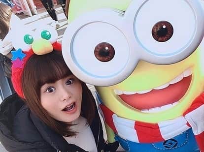 のインスタグラム：「2020年！！！ あけましておめでとうございます🎍✨今年もどうぞ竹尾歩美とこのインスタをよろしくお願いします🙇‍♀️実りある素敵な一年になりますように…💓躍進するぞー！💪 年明けに妹とUSJに遊びに来たよ🌏ハリポタが出来てから一回も行ってなかったから久しぶりのUSJ！ミニオンも楽しかったし、スパイダーマンも安定の面白さ😆ハリポタは感動しっぱなしで来れて本当に良かった！一緒に付き合ってくれた妹に感謝です。 . #happynewyear2020#大阪#usj#エルモカチューシャ#尾美」