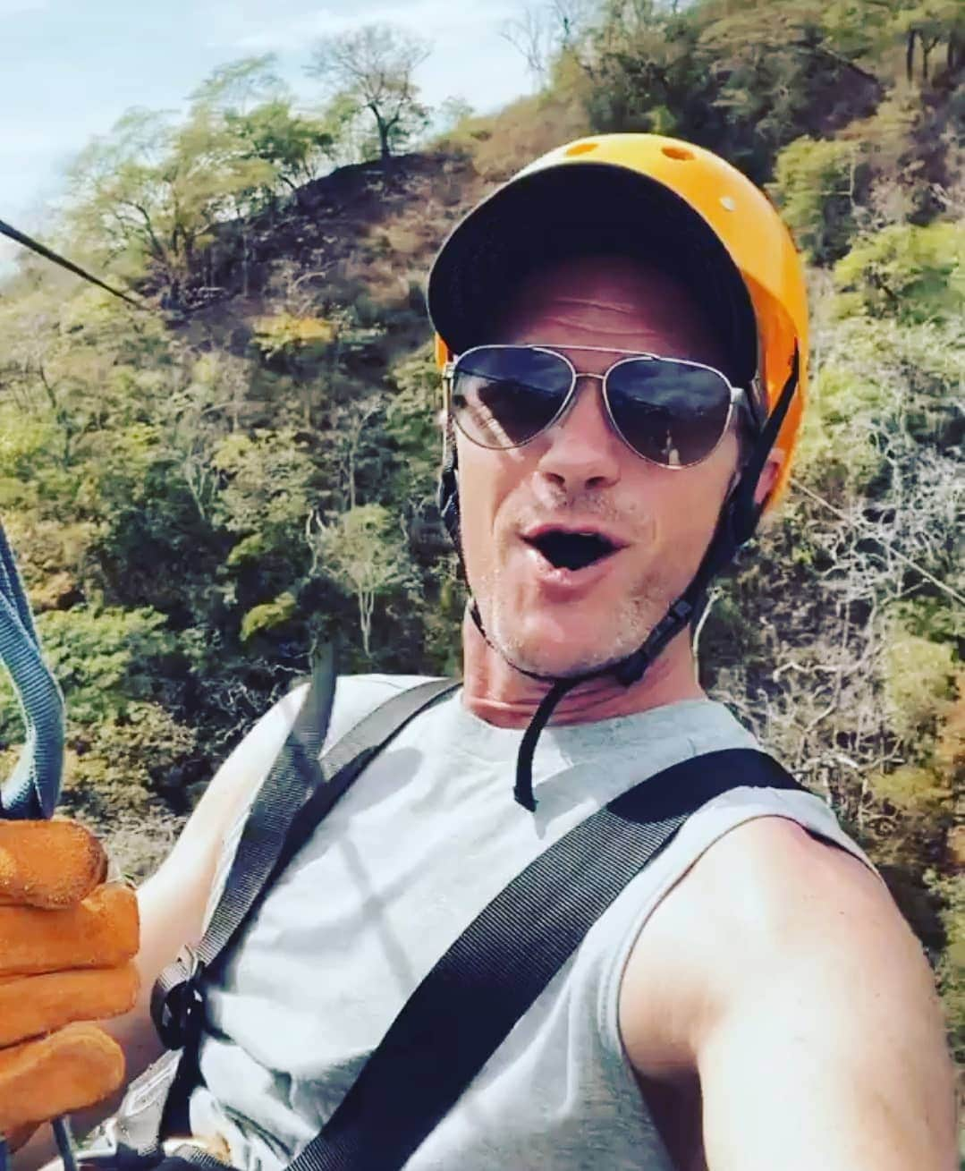 ニール・パトリック・ハリスさんのインスタグラム写真 - (ニール・パトリック・ハリスInstagram)「Neil looks like he's having a blast in Costa Rica! 😊🥰 #neilpatrickharris #nph #tagsforlikes #actor #lovehim #handsome #myedits #vacation #costarica #zipline #awesome #legendary @nph 💙💙」1月2日 17時51分 - instagranph