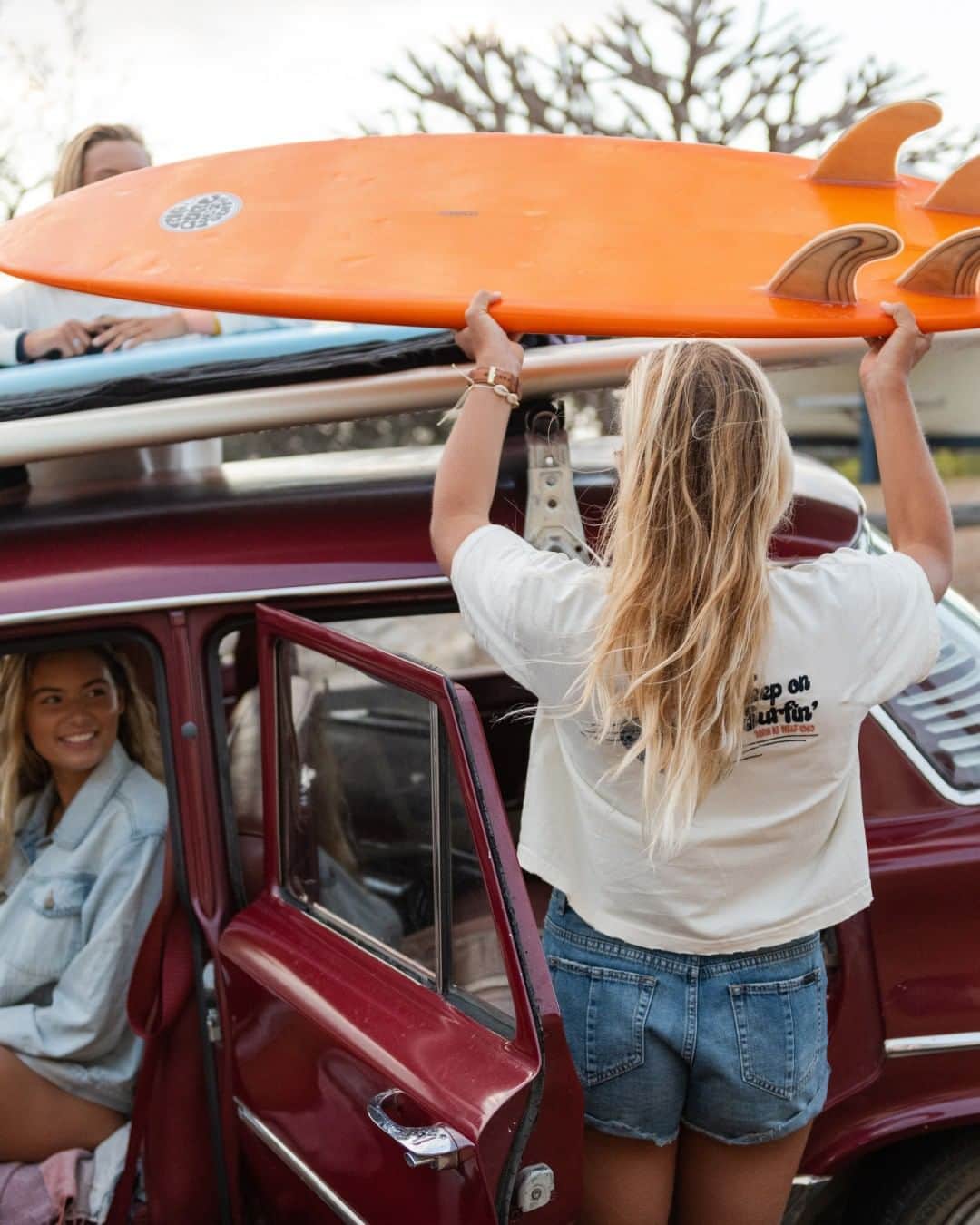 Rip Curl Australiaさんのインスタグラム写真 - (Rip Curl AustraliaInstagram)「2020, your year to adventure. Hit the road in the new Surf Revival Collection... tees, bikinis, surf suits and more that'll keep you surfing everywhere you go.」1月2日 18時00分 - ripcurl_aus