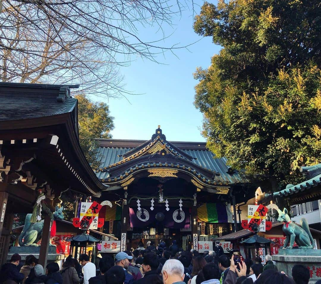 ホリエアツシさんのインスタグラム写真 - (ホリエアツシInstagram)「⛩🙏🦊 #初詣」1月2日 18時10分 - a.horie