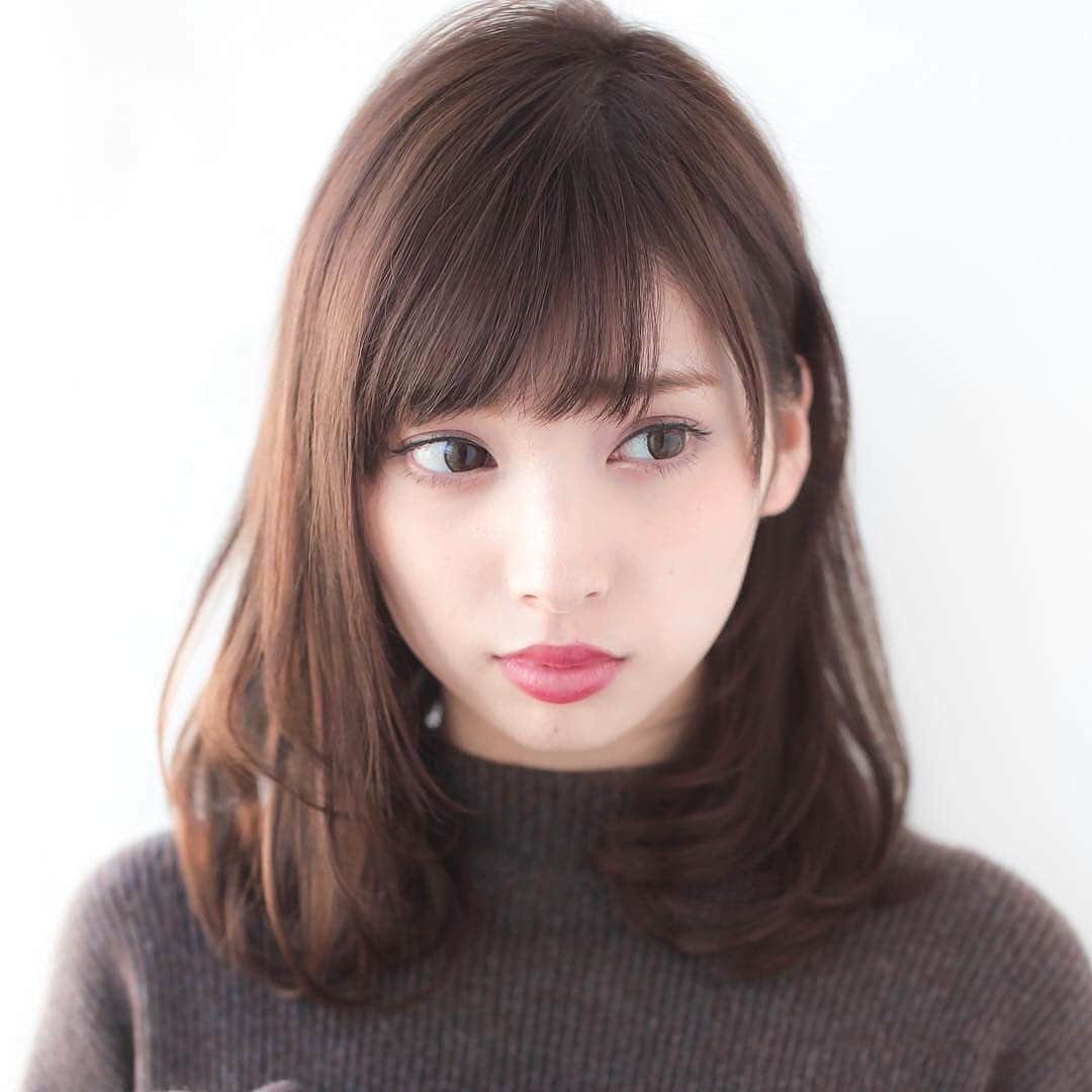 ホットペッパービューティー ヘア 公式 さんのインスタグラム写真 ホットペッパービューティー ヘア 公式 Instagram 清楚な雰囲気ただようミディアムヘア ナナメ前髪もcute Photo By Muraiyoji0307