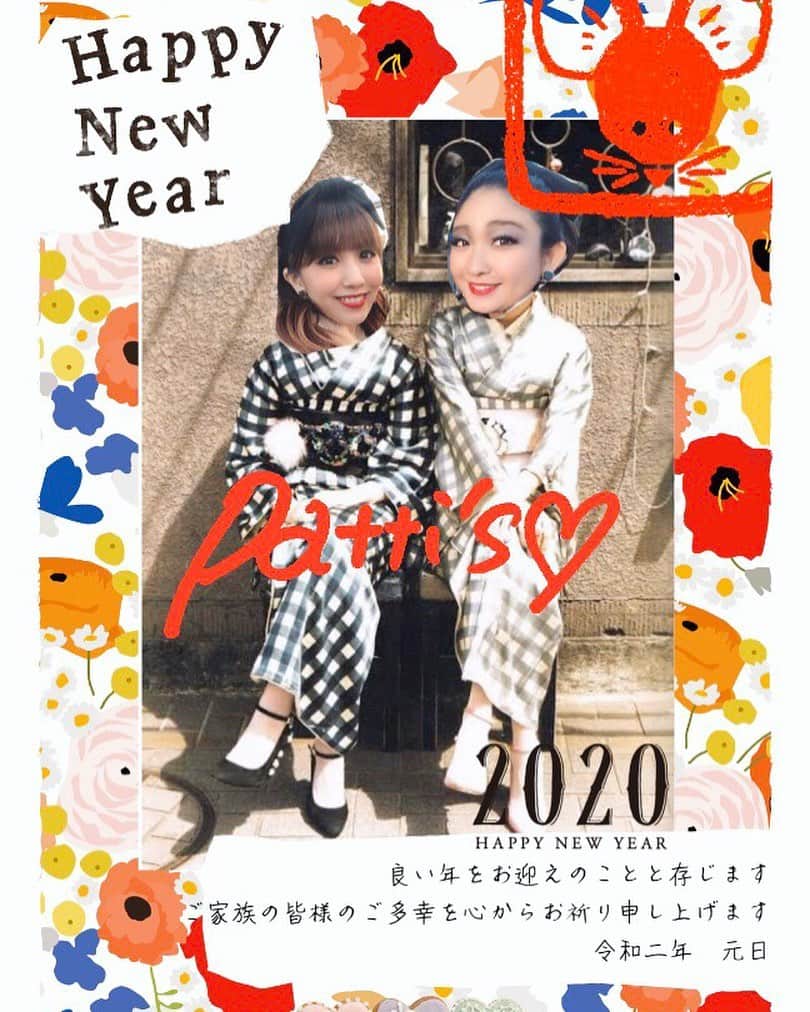 のインスタグラム：「相方さんがとても可愛いものを作ってくださった❤️ 昨年9月9日 Patti's（ペティーズ）結成。  そこから2週間足らずの９月22日にレディオ湘南にて初のメディア出演📻✨ そして年末まで… 一気に駆け抜けた4ヶ月でした。 ‪平塚競輪場‬イベントステージ ‪藤沢駅イルミネーション点灯式‬ ‪ライブハウス湘南bit‬ 江ノ島シーキャンドル レディオ湘南忘年会ライブ ‪結成4ヶ月でこんなにもたくさんのステージに立たせていただき、本当にありがとうございました！！ 2020年、まわりにいてくれる人たちへの感謝の気持ちを忘れず、昨年以上に精進していきますので皆さんどうか今年もPatti'sをよろしくお願いします！！ 皆さんにたくさん観てもらえますように。聴いてもらえますように…🎵 #pattis #音楽活動　#ライブ」