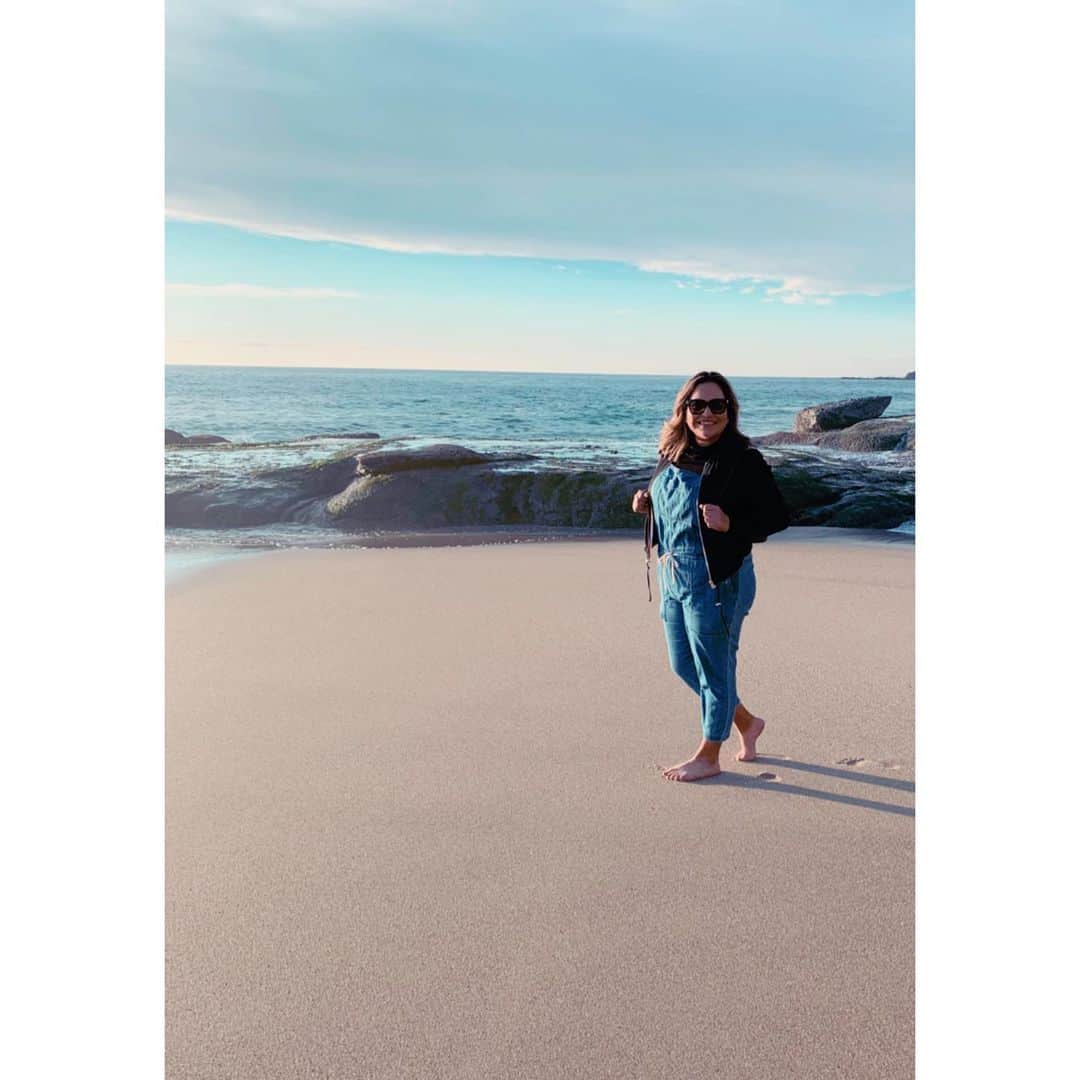 リセット・サラスのインスタグラム：「☀️🌊🌅 #NewYearsDay」