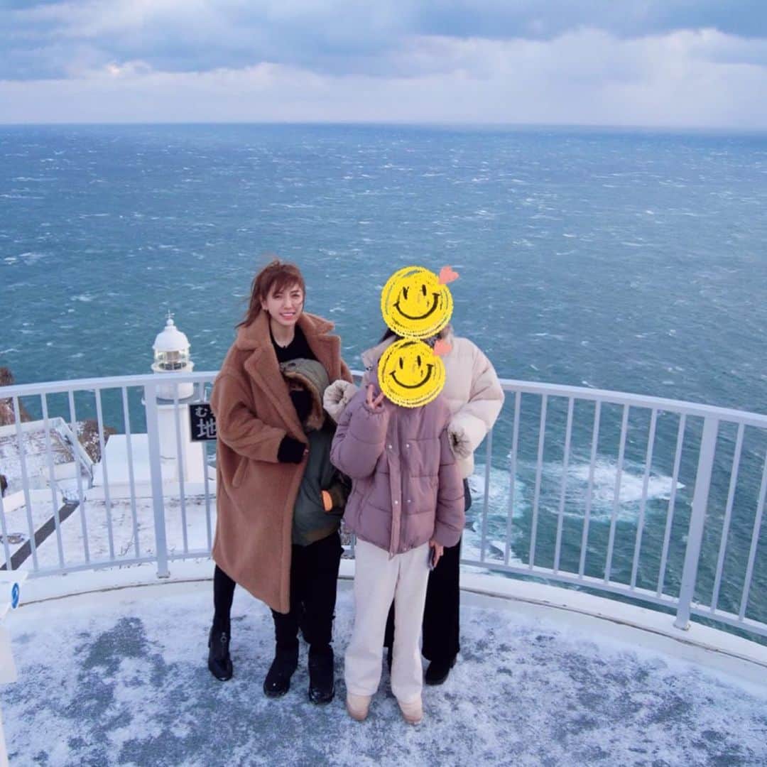美香さんのインスタグラム写真 - (美香Instagram)「地球岬🌏💕 #北海道 #室蘭 #地球岬 #幸福の鐘🔔 #暴風🌬！」1月2日 11時19分 - mikaofficial99