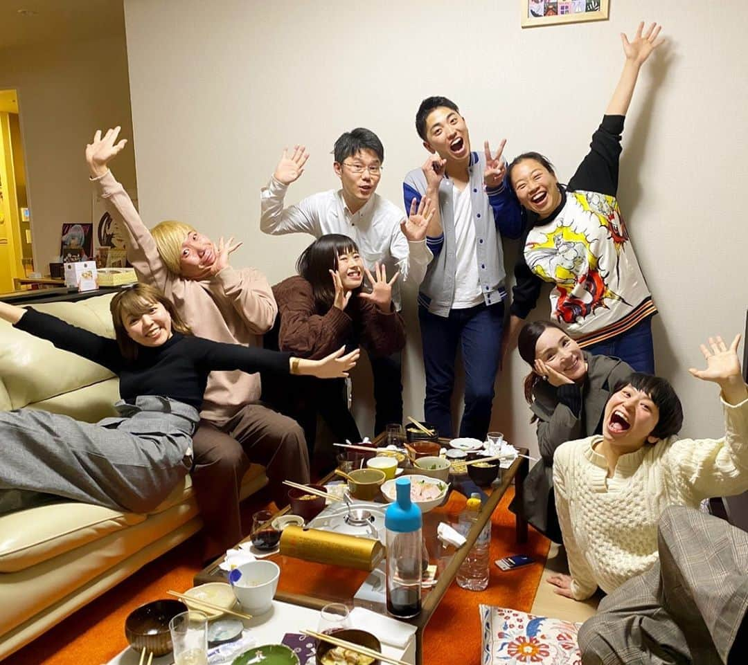 時椿サスケさんのインスタグラム写真 - (時椿サスケInstagram)「毎年恒例いとうあさこ新年会！！！ #毎年恒例の新年会がやってきた #これやらなきゃ年明けた感じしないよねー #あさこさんの手料理をいつも食べます #おいぴー #顔真っ赤なので酔っ払ってるよね #お年玉ももらいました #ありがたいーーーー #教授さんからもいただいたんだよ #運気あがった #いとうあさこ　さん #大輪教授　さん #平野ノラ　さん #ふるやいなや　さん #ゆーびーむ　さん #鳥ちゃん」1月2日 11時16分 - zashiki_sasuke