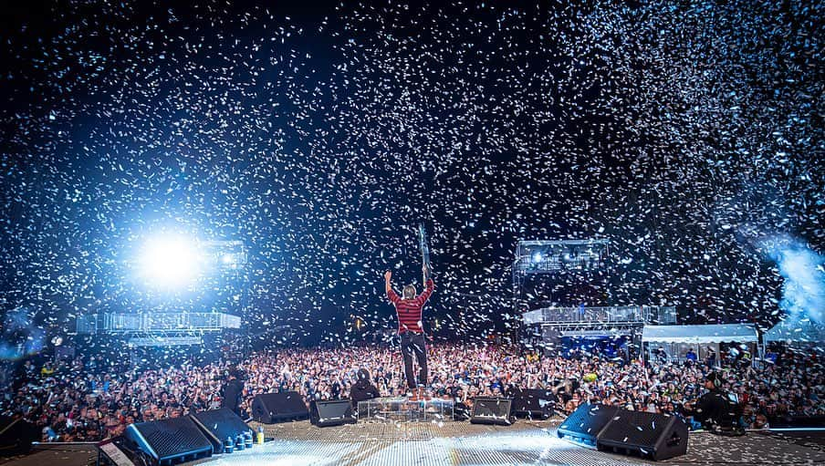 キース・アーバンさんのインスタグラム写真 - (キース・アーバンInstagram)「Happy New Year! 🎉 2020 is going to be fun! #NashvilleNYE」1月2日 11時21分 - keithurban