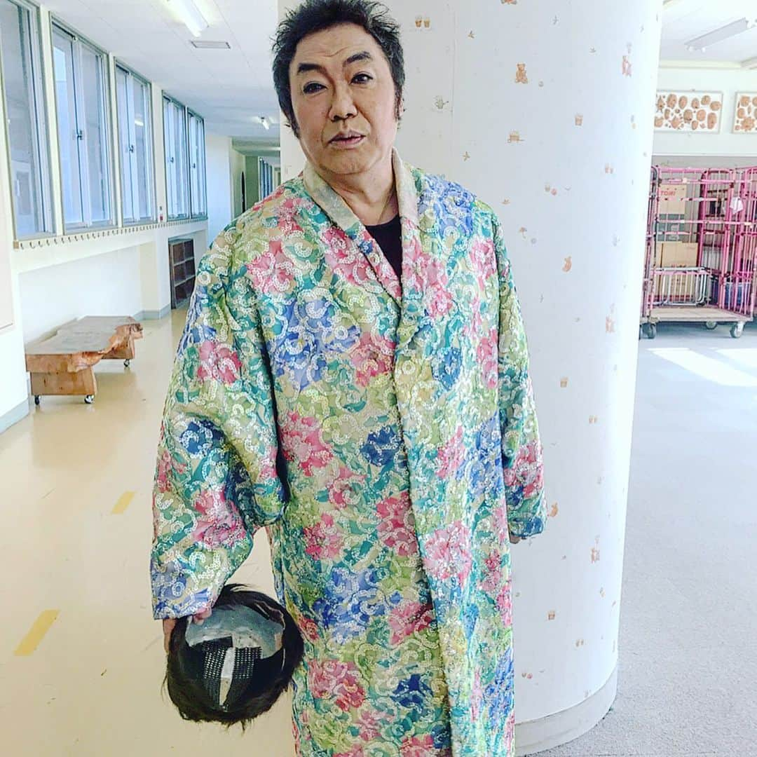 ミラクルひかるさんのインスタグラム写真 - (ミラクルひかるInstagram)「1月11日プレミア公開！  世界的YOUTUBER🌐💠🌐💠 フィッシャーズ  #100分間鬼ごっこ コロッケ さんと参加させていただきましたー❣️ ヤバ！ めちゃ楽しかったー！自律神経のバランスが逆にいい感じになっちゃいました！ スペシャルゲストもヤバ💦  コロッケ  さんの自撮りが早よ観たい笑笑  まさかの展開が！！！！！💦 #フィッシャーズ　#フィッシャーズ鬼ごっこ #100分鬼ごっこ  #コロッケ  #ミラクルひかる #ものまね  https://www.youtube.com/watch?v=YvJxbxqzpgI&feature=youtu.be」1月2日 11時24分 - miracle_hikaru_official