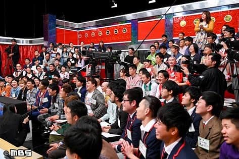 池田真一のインスタグラム：「ダブルアートも少しだけ出てると思います！ 📺1月2日14:00〜『明石家電視台正月SP』 関西の若手芸人１００人がスタジオに大集合🌟 吉本新喜劇座員と漫才劇場で活躍中のメンバー、新進気鋭の落語家を交えたアンケートから若手芸人の実態が明らかに！ 大阪の若手芸人がすべて分かる、絶対見逃せないお正月ＳＰ🎍 #明石家電視台」