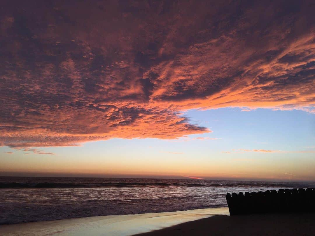 チャド・ロウさんのインスタグラム写真 - (チャド・ロウInstagram)「First sunset of the new year did not disappoint!」1月2日 11時40分 - ichadlowe