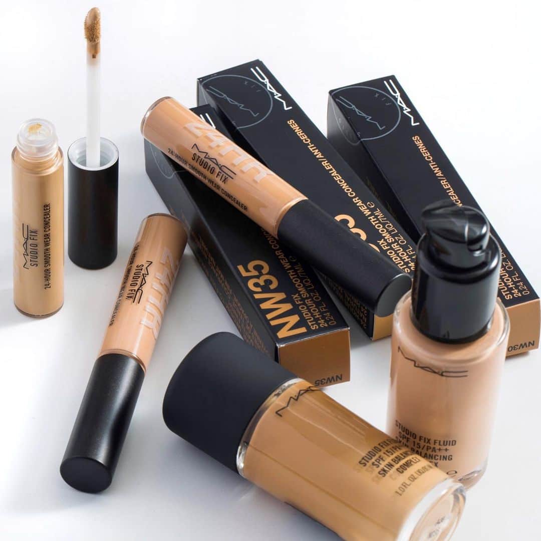 M∙A∙C Cosmetics Japanのインスタグラム：「ㅤ 高いカバー力、 24時間崩れない*1、 24色展開の、 リキッドファンデーション「スタジオ フィックス フルイッド SPF15」。 ㅤ セット使いにおすすめの 「スタジオ フィックス スムース コンシーラー」から新色登場！ 軽いテクスチャーなのに、しっかりカバーできる逸品◎ こちらも24時間*2 美しい仕上がりが続きます♪♪ 自分にぴったりのカラーを見つけて✨ ㅤ *1 化粧もち(色落ち)データ取得済み (当社調べ。効果には個人差があります） *2 化粧もち(薄れ)データ取得済み（当社調べ。効果には個人差があります） ㅤ ㅤ DESIGN: M·A·C ARTIST  RINO KASAI @rino416 @macpro_tokyo PHOTO: @takaki_iwata ㅤ #MACCosmeticsJapan #MACコスメ #MACCosmetics #コスメ #メイク #スタジオフィックスフルイッド #スタジオフィックス #studiofix #ファンデ #ファンデーション #リキッドファンデーション #ベースメイク #カバー力 #崩れない #テカらない #美肌 #メイク法 #カラバリ #makeup #basemakeup #cosmetics #foundation #beauty」