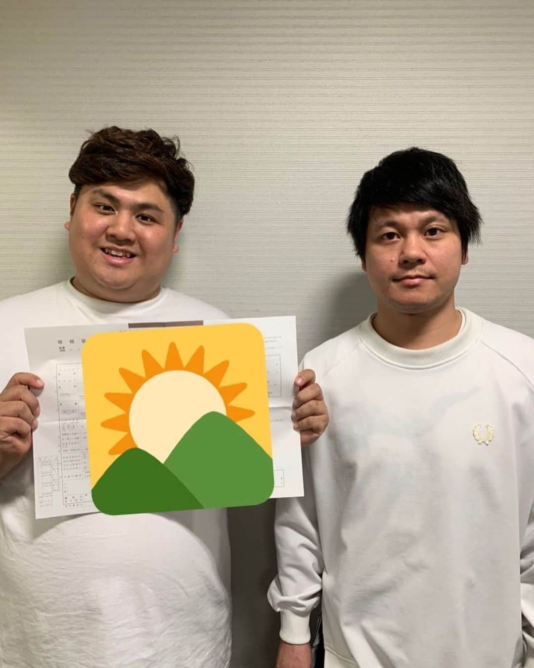 池田真一のインスタグラム：「皆さん祝福のメッセージ沢山ありがとうございます🙇‍♂️ 全て目を通させて頂いてます！ 婚姻届の証人はタグにお願いしました！ 今年僕は年男です！ 結婚と年男を引っさげて今年は飛躍の年にしてみせます！ 2020年ダブルアートの応援よろしくお願いします！」