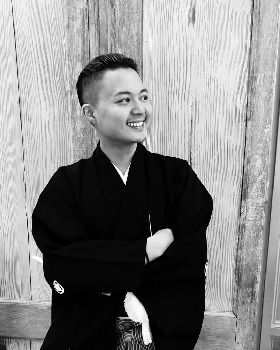 花田優一のインスタグラム：「、﻿ ﻿ ﻿ あけましておめでとうございます﻿ ﻿ 私自身から生み出す作品をなるべく多くの方々に感じて頂けるよう精進して参ります。﻿ 応援よろしくお願い申し上げます。﻿ ﻿ 花田優一﻿  #newyear」