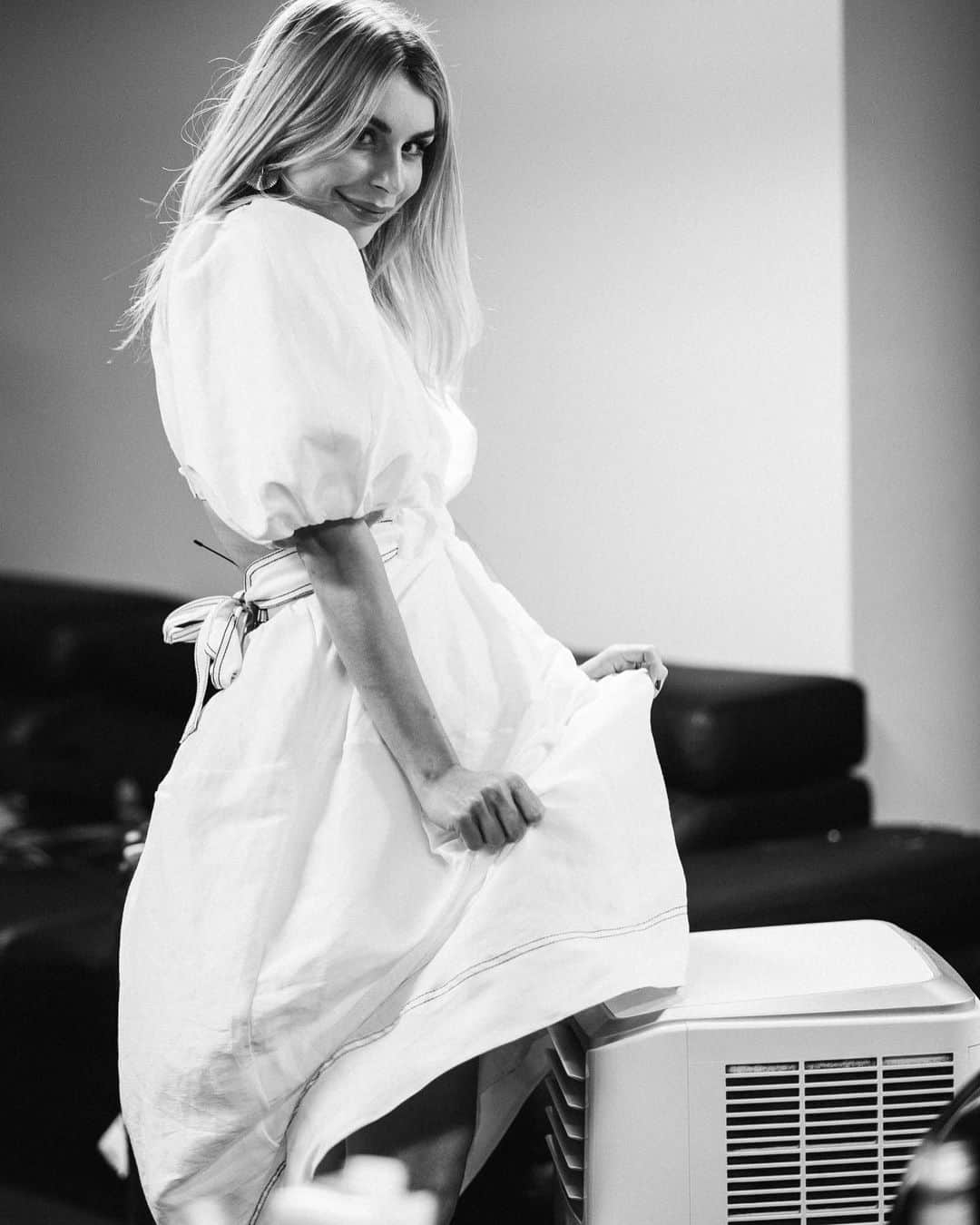 Flight Facilitiesのインスタグラム：「Happy Birthday to the one and only @thisisowleyes aka Brooke, aka Chook, aka making us look good since 2013 🥳😍🍰」