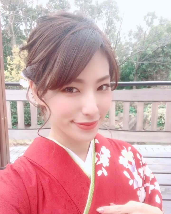 のインスタグラム：「撮影会なう🎍😌 ・ ・ #RQ大賞#レースクイーン大賞 #レースクイーン#総選挙 #花柄 #japanesegirl #japanese#kimono#振袖 #正月#撮影会#newtype撮影会 #着物 #着物ヘアアレンジ #星野奏#アップヘア #和風 #お正月 #2020」