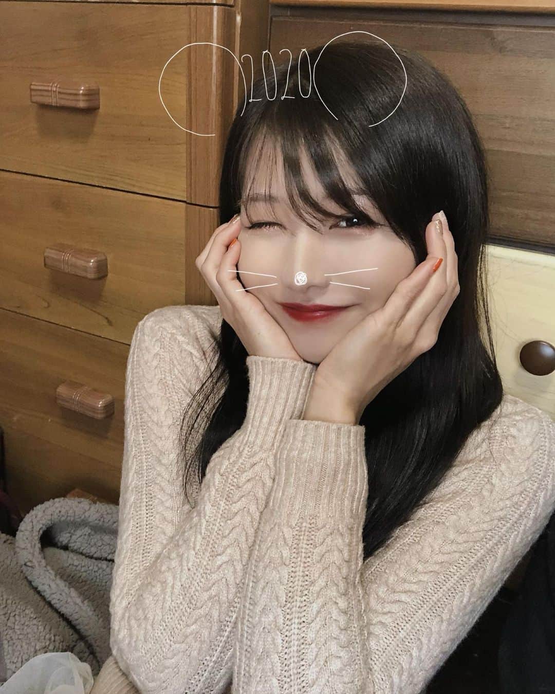 谷川愛梨のインスタグラム：「: 新年あけまして おめでとうございます🐭🤍 2020年もどうぞ 宜しくお願い致します🤍🤍」