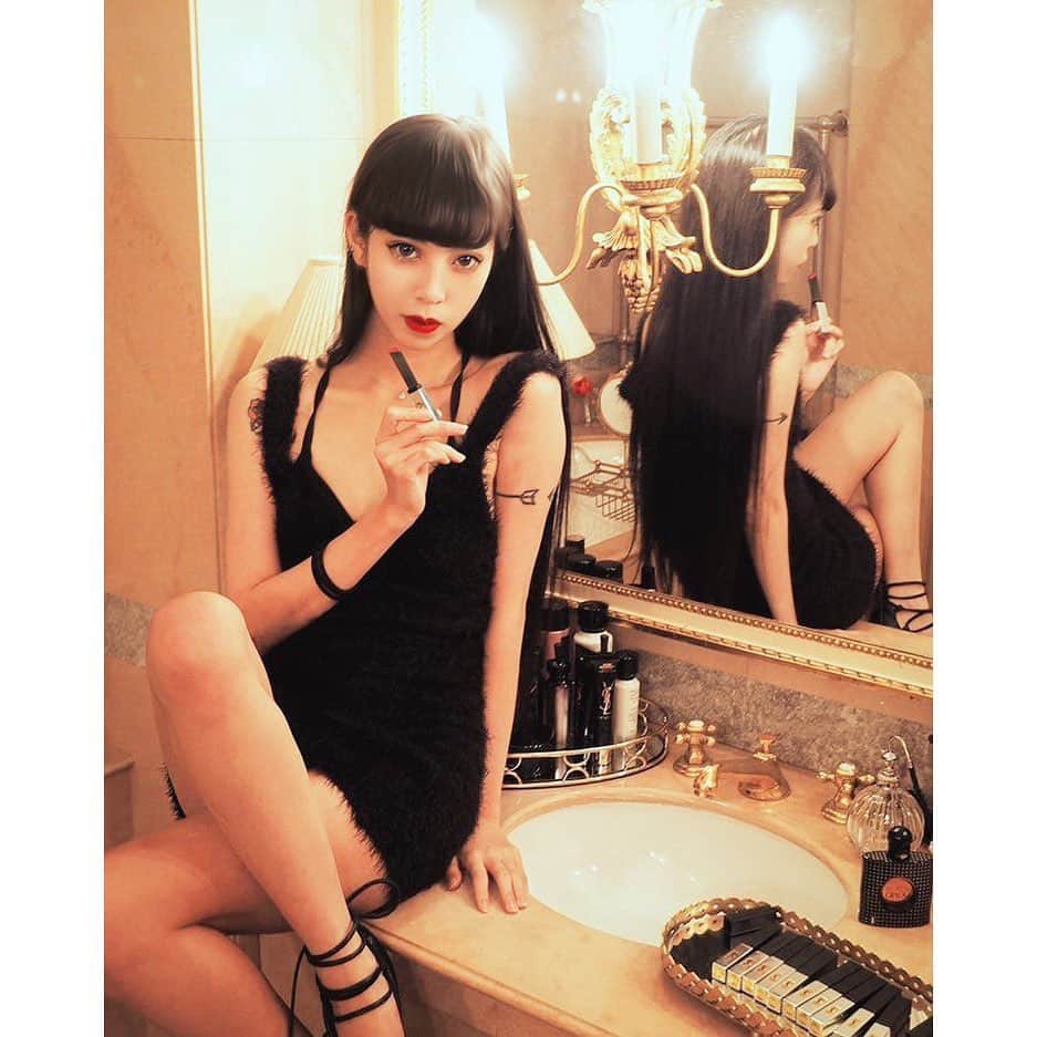 中川ジュリアのインスタグラム：「2019もありがとうございました！2020年も宜しくお願いします㊗️みんなのおせちとか正月を見てたらやっと年明けの実感湧いてきた」