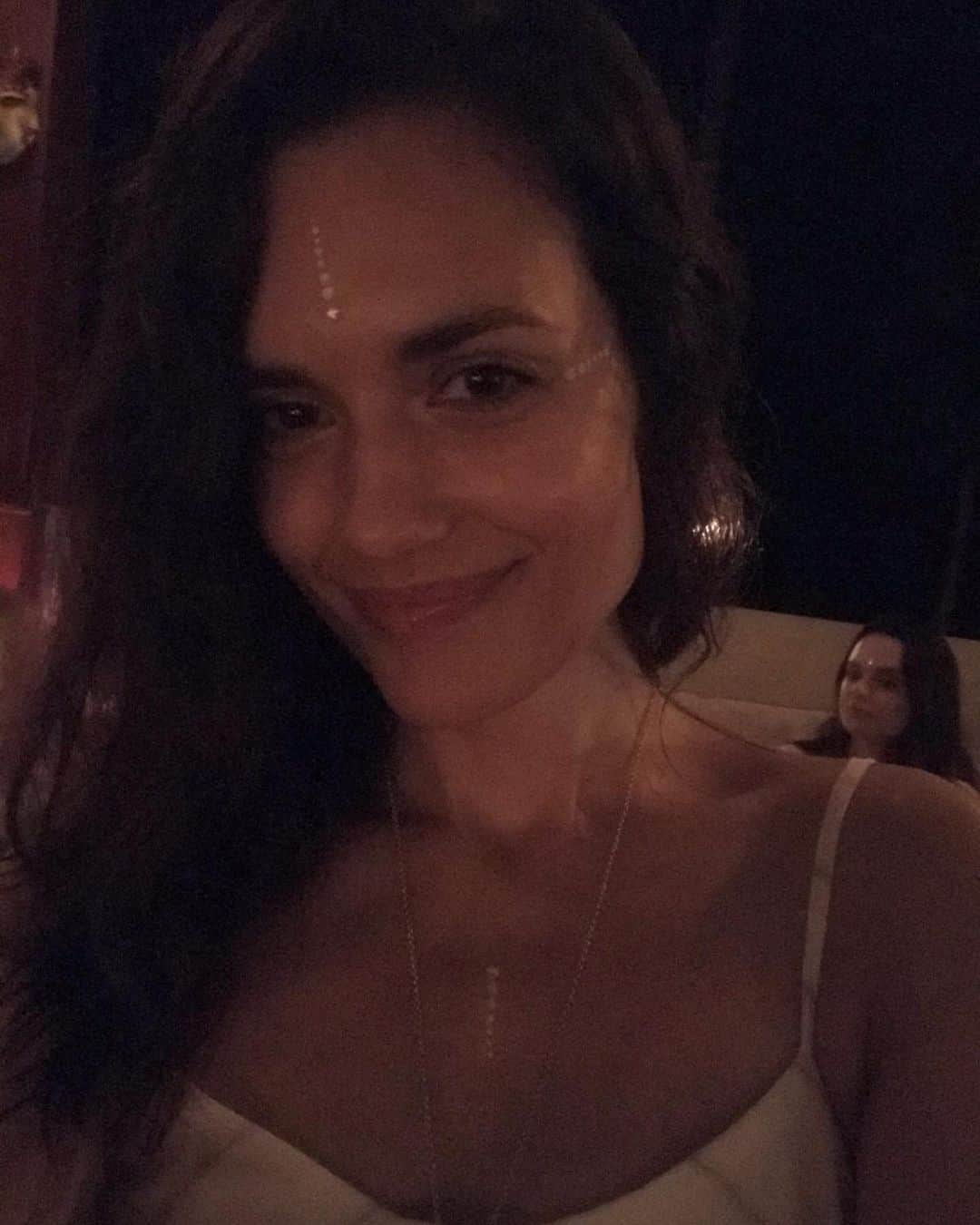 トーレイ・デヴィートのインスタグラム：「Wishing you all a very happy and healthy new year! Sent with lots of love from Costa Rica. ❤️」
