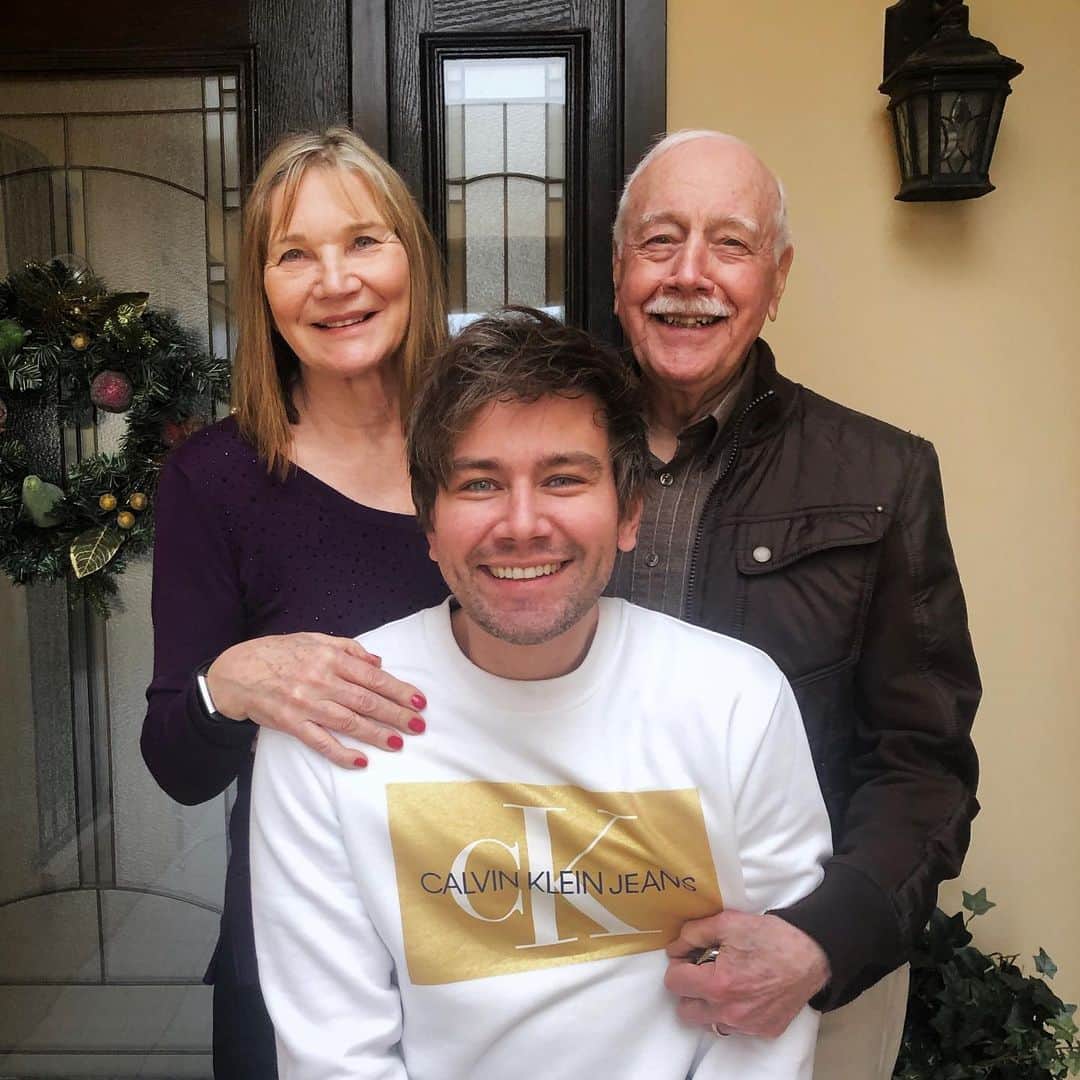 トーランス・クームスのインスタグラム：「Arizona Christmas with Mom and Dad」
