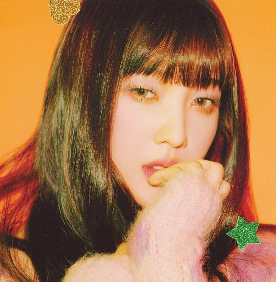 ジョイ（ファンアカウント）さんのインスタグラム写真 - (ジョイ（ファンアカウント）Instagram)「191229 JOY - Photobook scans : 'The ReVe Festival : Finale' -#REDVELVET#JOY#레드벨벳#조이 © sgsgom」1月2日 15時03分 - joy.redvelvet