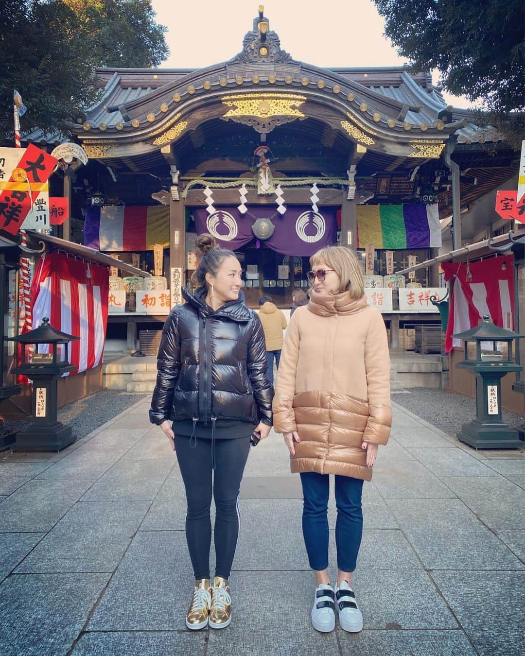 木村真野・紗野さんのインスタグラム写真 - (木村真野・紗野Instagram)「🎍令和二年🎍🇯🇵. 新年明けましておめでとうございます. . 今年も宜しくお願い致します👏👏. . 年明けは毎年恒例の豊川稲荷🦊. . . #豊川稲荷　#豊川稲荷東京別院  #赤坂　#新年明けましておめでとうございます #謹賀新年　 #newyear #2020年　#2020 #japan #tokyo #happynewyear2020 #今年もよろしく　#令和二年　#木村真野紗野　#mayasaya #シンクロ　#アーティスティックスイミング　#artisticswimming #twins #双子　#adidas #アディダス　#サカイ　#sacai #HERNO #良い年になりますように　#仲間たちと　#良い年にする　#まや　#さや」1月2日 15時16分 - mayasaya_kimura