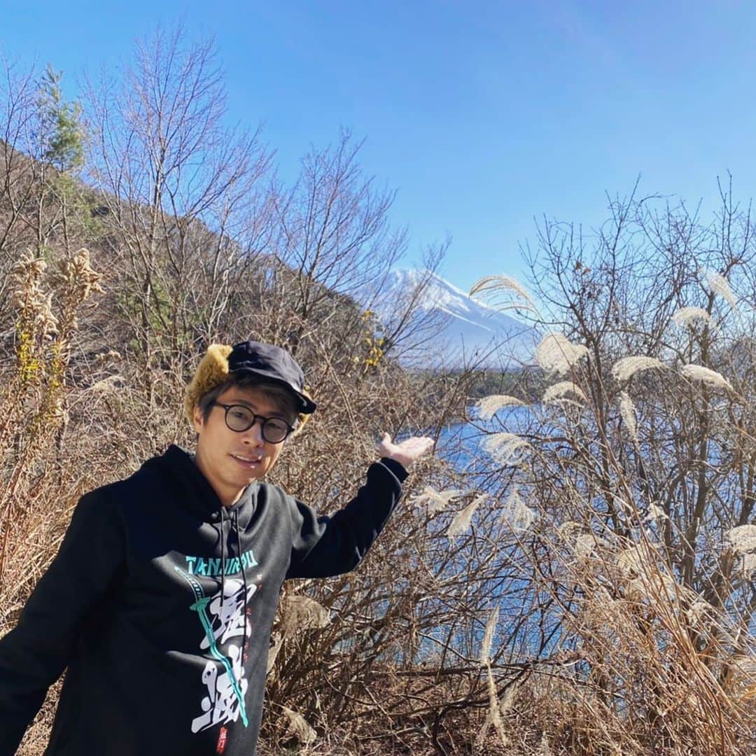 田村淳のインスタグラム：「奥に見えますのが、日本一の山…富士山でございます^_^」