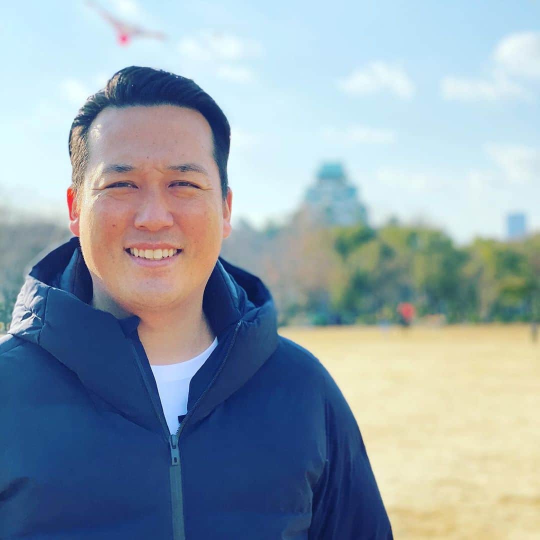 田崎佑一のインスタグラム：「明けましておめでとうございます。2020年も宜しくお願いします✨🎍✨ #今年こそ #脱おでかさ #自分に合うパックがどこかにあるはず」
