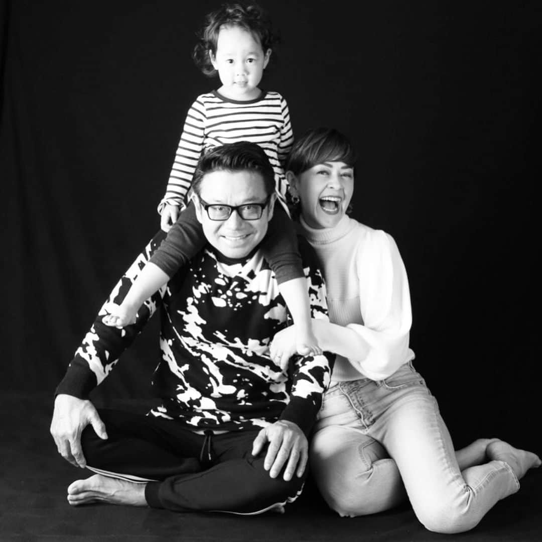 トムセン陽子さんのインスタグラム写真 - (トムセン陽子Instagram)「A Happy New Year 2020!﻿ ﻿ とびきりの笑顔で﻿ ﻿ 真っ白なページ﻿ ﻿ カラフルに彩っていきましょう﻿ ﻿ 今年も﻿ ﻿ 応援よろしくお願いします！」1月2日 15時44分 - yokothomsen