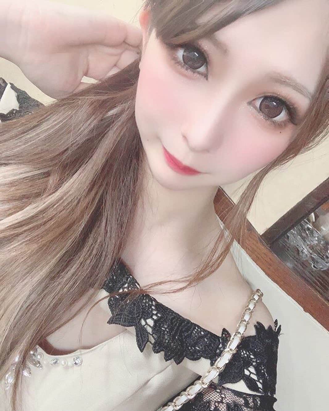 神出鬼没の【キャバ図鑑】のグルメインスタ