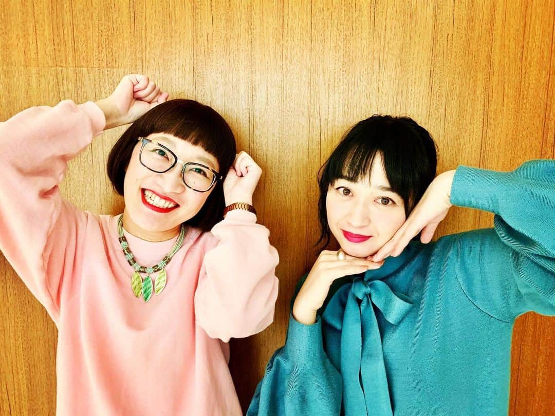 のインスタグラム：「2020年🌅新年明けましておめでとう御座います㊗️⛩🎍 ・ 私は年女となりました🐭ネズミの如く細かく動いてしぶとく生き残り最高の餌を求めに動く一年としますっ🔥🔥本年もスパイクを何卒宜しくお願い致します。 新年目標立てますがインスタのフォロワーがもう1年半くらい9500人くらいで止まってるので1万フォロワーになるというのを早急に叶えたい、叶えようと思います🐭スワイプアップ☝️っていうのしたいんだ、、、 ・ #2020年  #謹賀新年 #あけましておめでとうございます🎍」