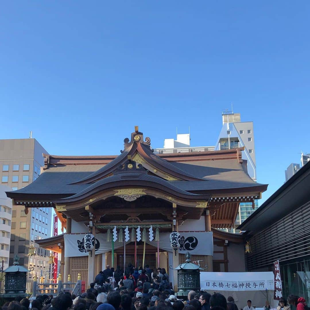 佐藤弥生さんのインスタグラム写真 - (佐藤弥生Instagram)「' 初詣 ⛩ ' 毎年恒例になりつつあります  甘酒横丁を歩き  今半のコロッケ食べる？ お昼どーしようか？ #初詣#水天宮#おみくじ#吉#それもまたよし#neil#gelatofactory @gelatofactory #newnail#飴みたいなネイル#model#modellife」1月2日 16時23分 - yayoyayo_s