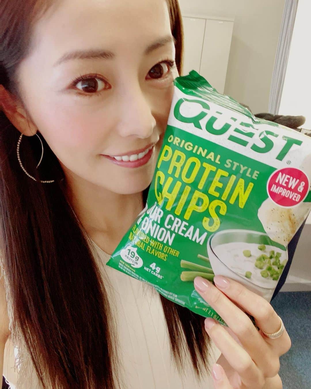 のインスタグラム：「トレーナーの北島達也さんに教えていただき早速Amazonで買ってみた☺️ 知ってる？ #クエスト　#プロテイン　#プロテインチップス  #お菓子　#instagood  #熊切あさ美  #protein」