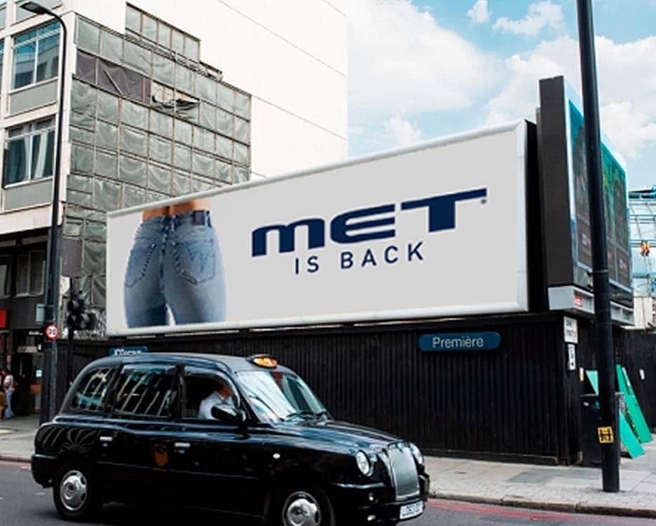 のインスタグラム：「Couldn’t be prouder! 💙 #MetIsBack #acrossthestreets」