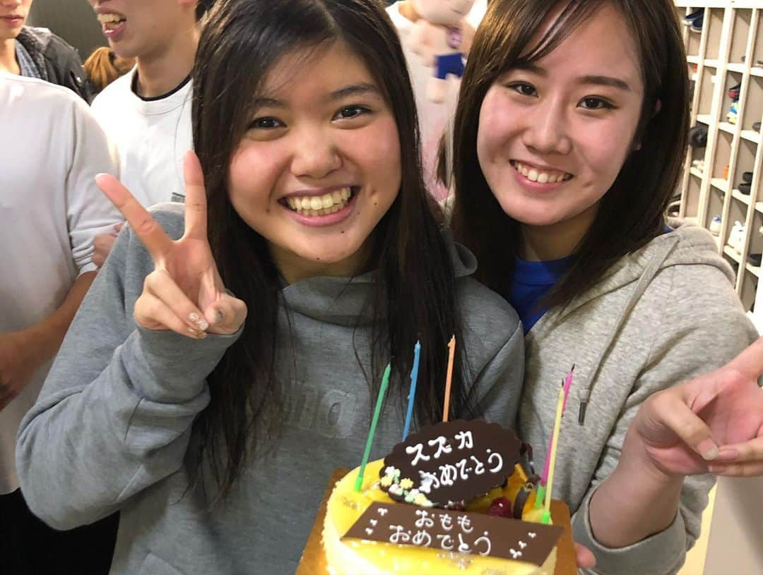 長谷川涼香さんのインスタグラム写真 - (長谷川涼香Instagram)「. お誕生日お祝いしてもらいました！ こんな大勢で盛大に祝われたの初めてだったからすごい嬉しかった☺️ みんなありがとう😘 ケーキめっちゃ美味しかった🎂  #同期#最高#5人の誕生日会」1月31日 20時06分 - suzuka.hasegawa