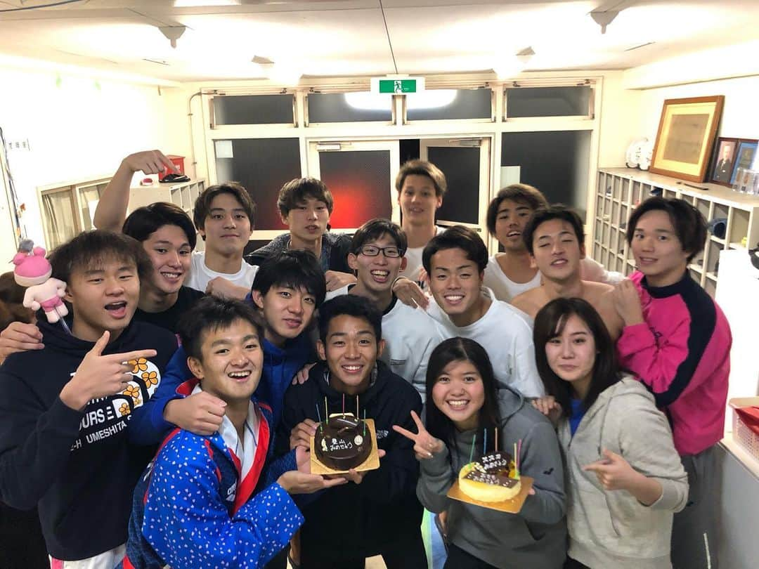 長谷川涼香のインスタグラム：「. お誕生日お祝いしてもらいました！ こんな大勢で盛大に祝われたの初めてだったからすごい嬉しかった☺️ みんなありがとう😘 ケーキめっちゃ美味しかった🎂  #同期#最高#5人の誕生日会」