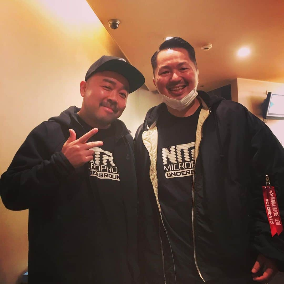 DJ HAZIMEさんのインスタグラム写真 - (DJ HAZIMEInstagram)「昨日の嬉しいお写真📸 @dondeli にご紹介頂き “中華蕎麦とみ田” の富田さんと撮らせて頂きました🙏 まだ木更津店しか行ったことないから 松戸の本店に行かねばです🍥 #中華蕎麦とみ田 #live20」1月31日 20時13分 - djhazime