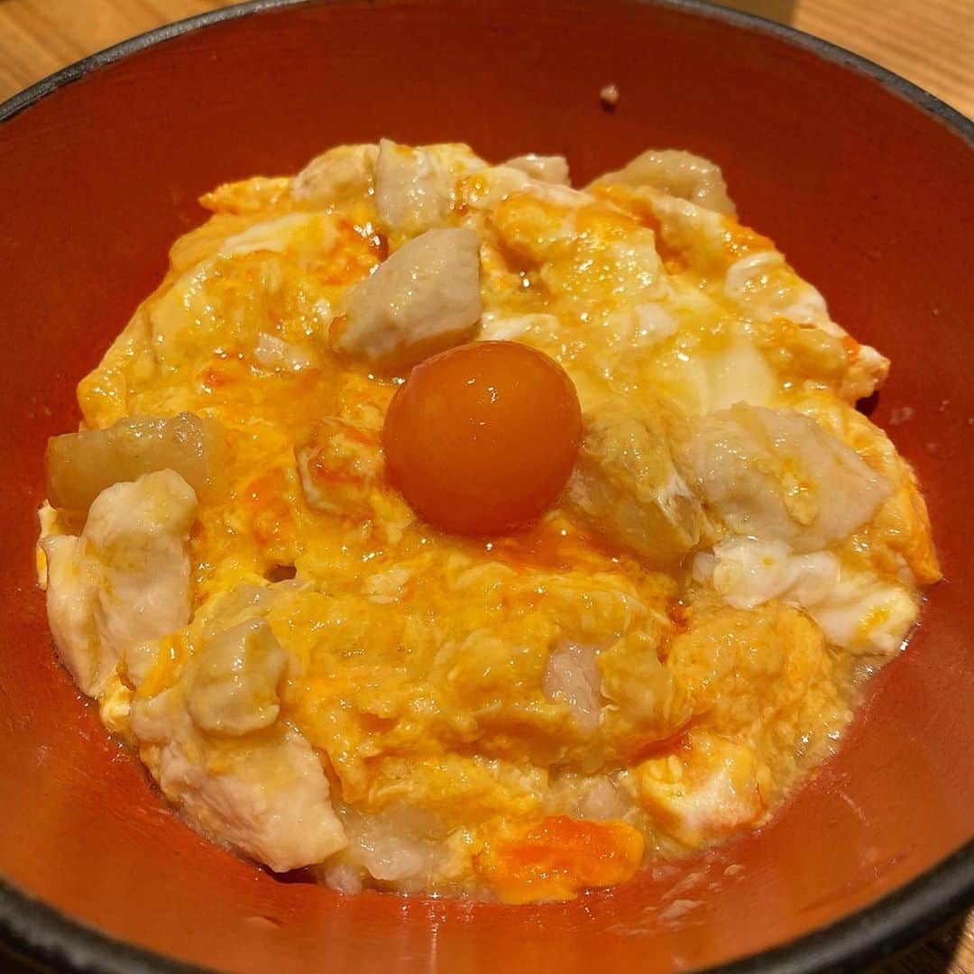 三浦祐太朗のインスタグラム：「強くなりたくば喰らえ。 #親子丼 #yummy #food #instafood #foodie #foodstagram #foodpics #japanesefood #foodphoto #ilovefood #foodpic #yummyfood #delistagrammer #🍚 #🍙 #🍛 #範馬勇次郎 #飯テロ #丼 #丼ぶり」