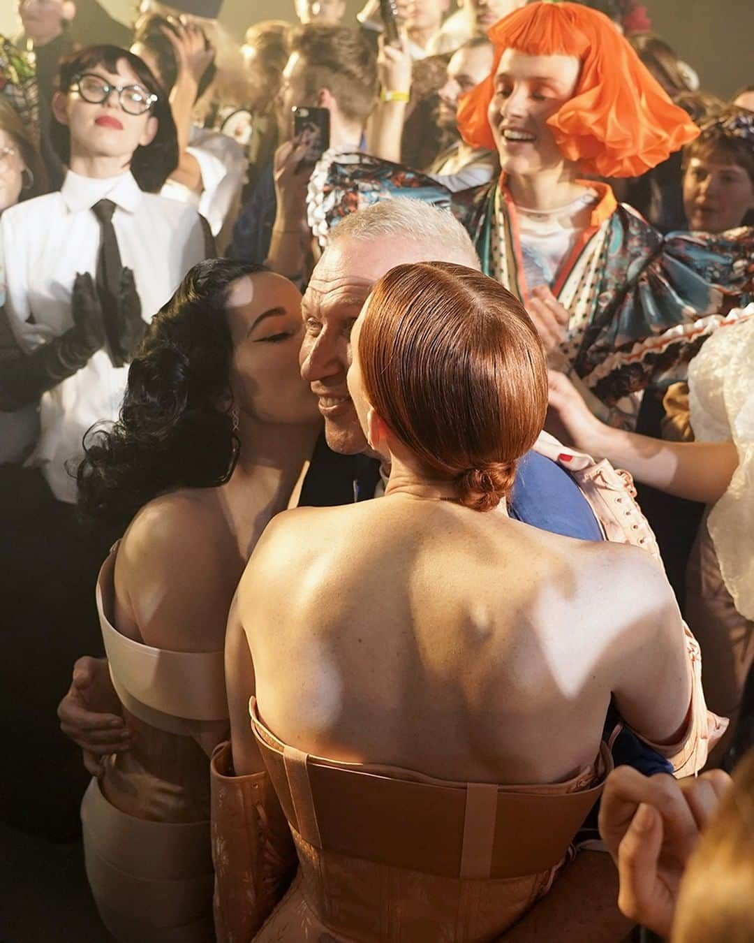 ジャンポール・ゴルチエさんのインスタグラム写真 - (ジャンポール・ゴルチエInstagram)「Sweetest kisses by @ditavonteese and @misskarenelson.⁠ #DitaVonTeese #KarenElson #GaultierParis #SS20⁠ #PFW #JPGFREAKING50⁠ Photographed by @francoisdurand_photography.」1月31日 20時30分 - jeanpaulgaultier