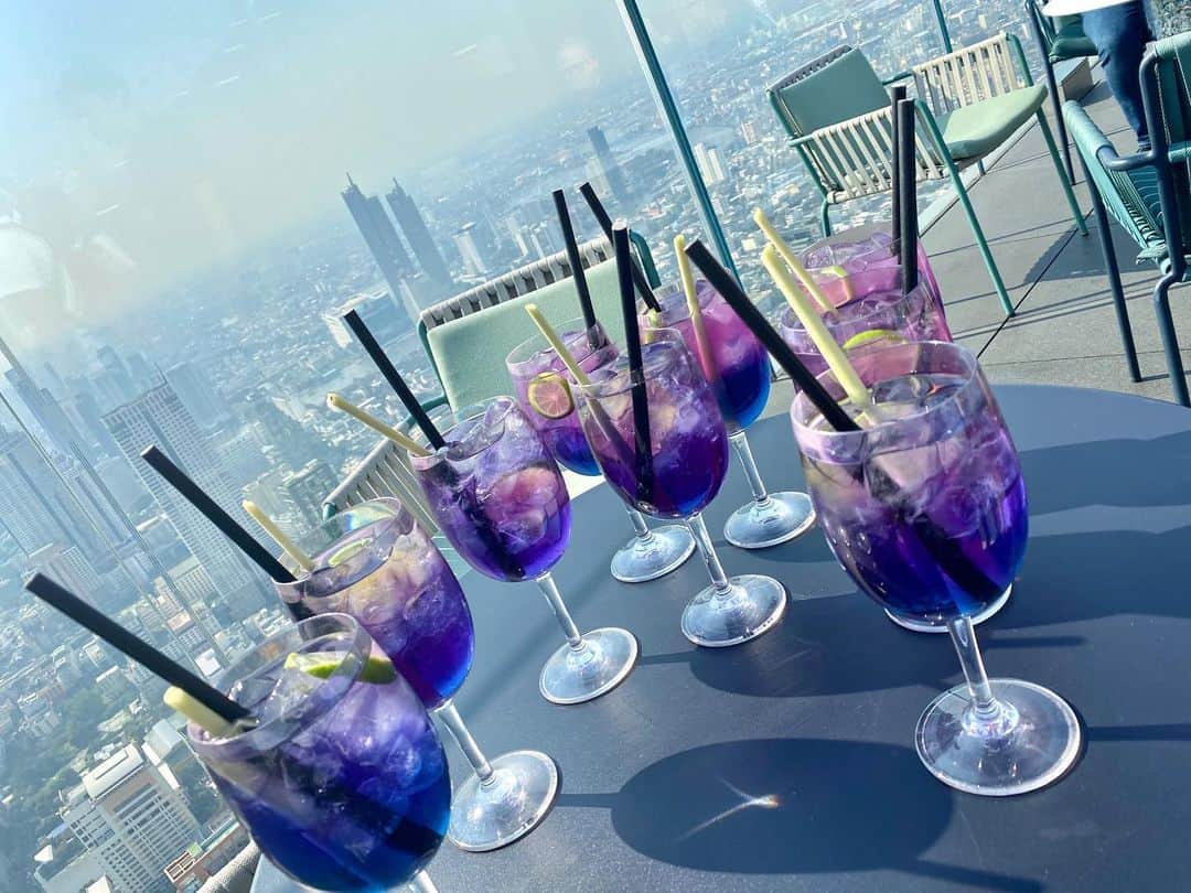小玉梨々華のインスタグラム：「タイにて、 とある撮影をしてました。  まだ衣装は見せられないから 今日撮った景色とか猫ちゃんを載せます。  楽しかったー！お楽しみに！☺︎ #wasuta #thailand」